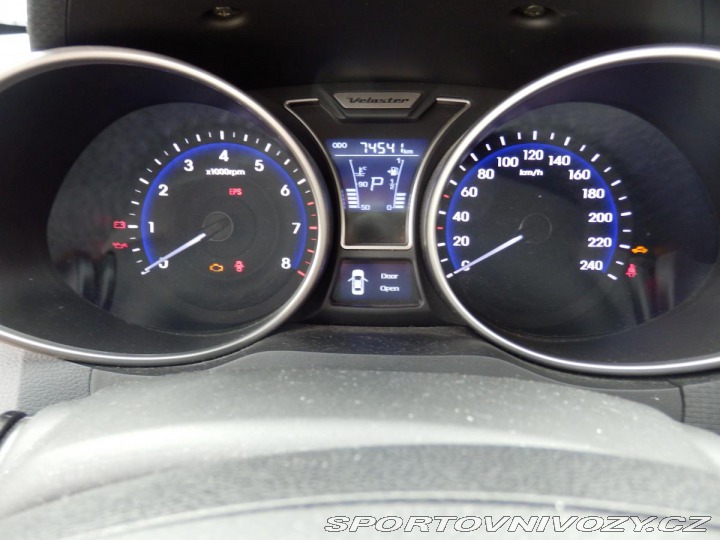 Hyundai Veloster 1.6i Prémium,Automat 2012