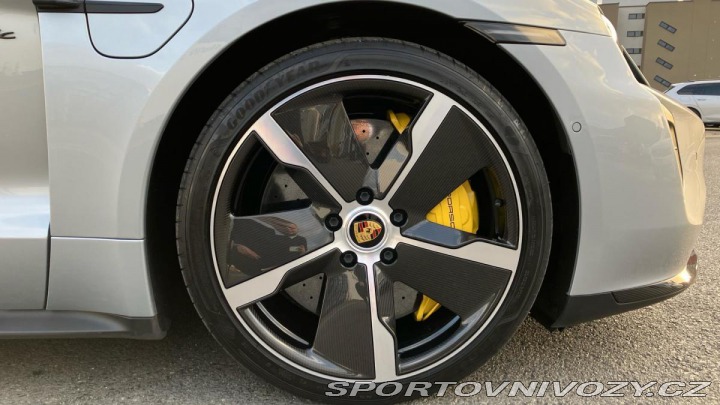 Porsche Taycan Turbo S 2022
