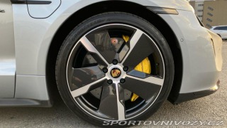 Porsche Taycan Turbo S 2022