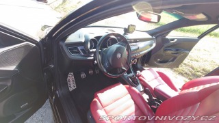 Alfa Romeo Giulietta Quadrifoglio Verde 2011