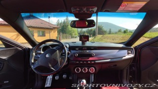 Alfa Romeo Giulietta Quadrifoglio Verde 2011