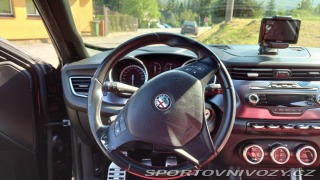 Alfa Romeo Giulietta Quadrifoglio Verde 2011