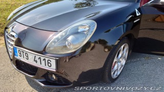 Alfa Romeo Giulietta Quadrifoglio Verde 2011