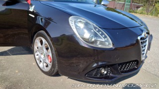 Alfa Romeo Giulietta Quadrifoglio Verde 2011