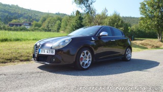 Alfa Romeo Giulietta Quadrifoglio Verde 2011