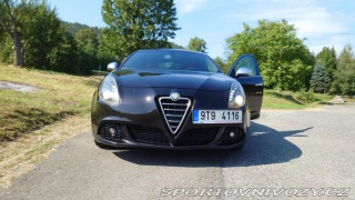 Alfa Romeo Giulietta Quadrifoglio Verde 2011