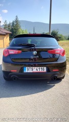 Alfa Romeo Giulietta Quadrifoglio Verde 2011