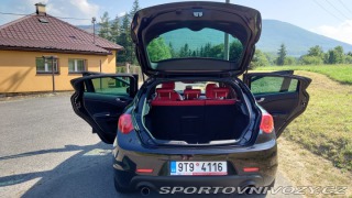 Alfa Romeo Giulietta Quadrifoglio Verde 2011