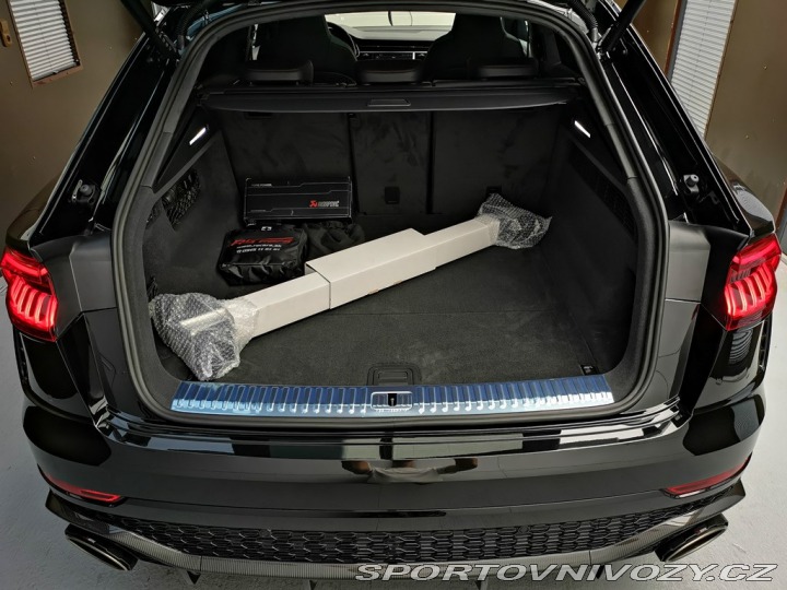 Audi RS Q8 Full Spec / Akrapovič 2023