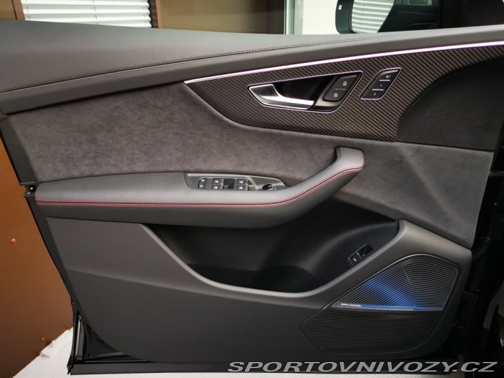 Audi RS Q8 Full Spec / Akrapovič 2023