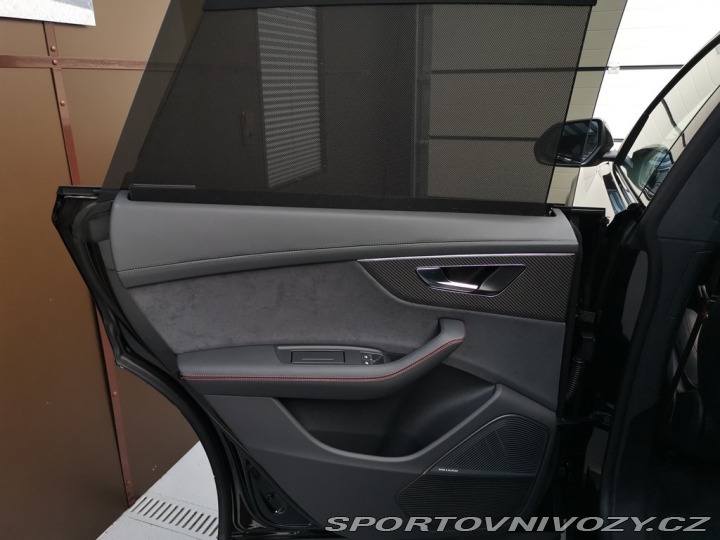 Audi RS Q8 Full Spec / Akrapovič 2023