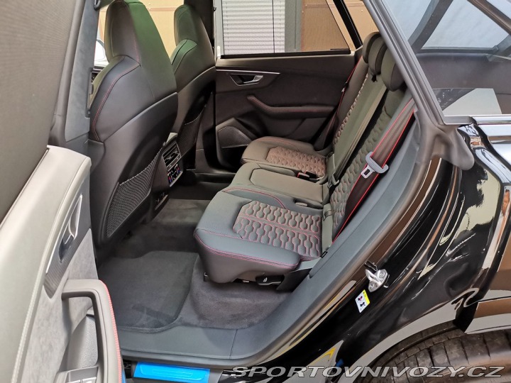 Audi RS Q8 Full Spec / Akrapovič 2023