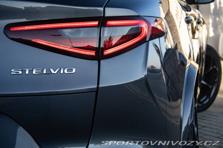 Alfa Romeo Stelvio 2.9 V6 Twin Turbo Q4 Qua 2018