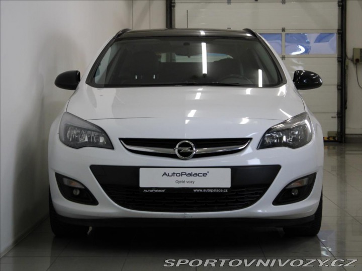 Opel Astra 1,6 Turbo 125kW AT 1.maji 2015