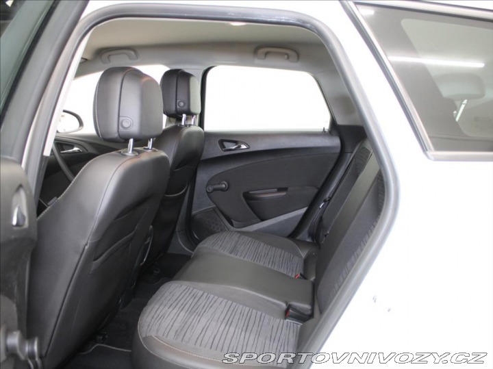 Opel Astra 1,6 Turbo 125kW AT 1.maji 2015