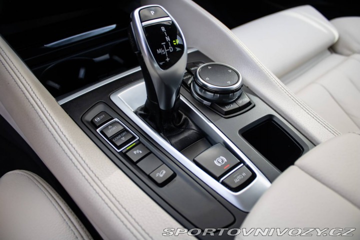 BMW X6 xDrive 30d M packet - So 2016