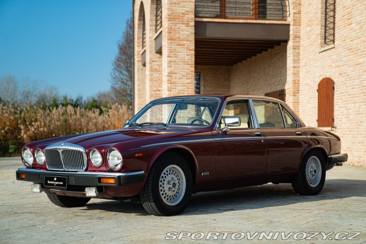 Ostatní značky Ostatní modely Daimler XJ DOUBLE SIX 1988