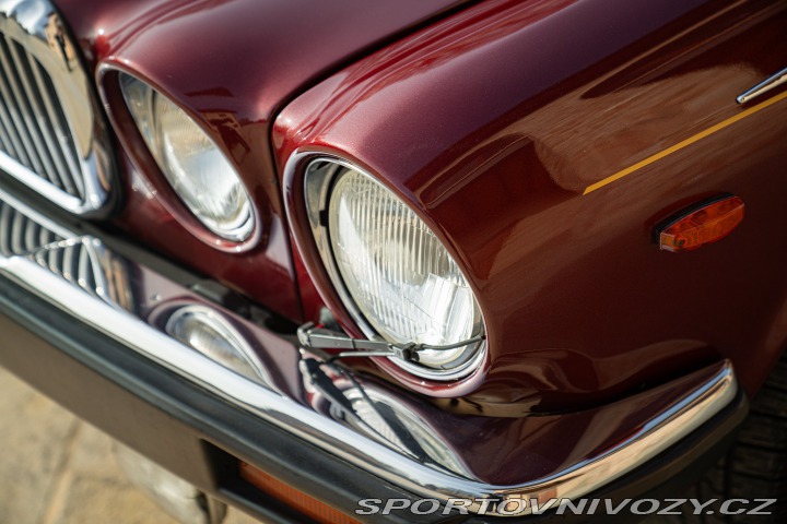 Ostatní značky Ostatní modely Daimler XJ DOUBLE SIX 1988