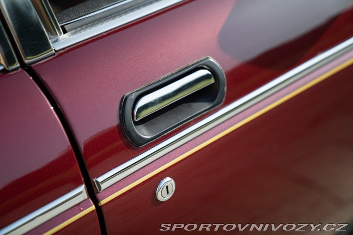 Ostatní značky Ostatní modely Daimler XJ DOUBLE SIX 1988