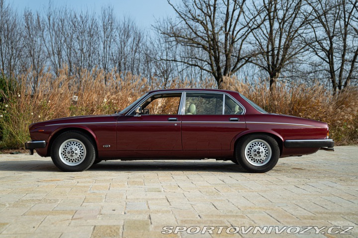 Ostatní značky Ostatní modely Daimler XJ DOUBLE SIX 1988