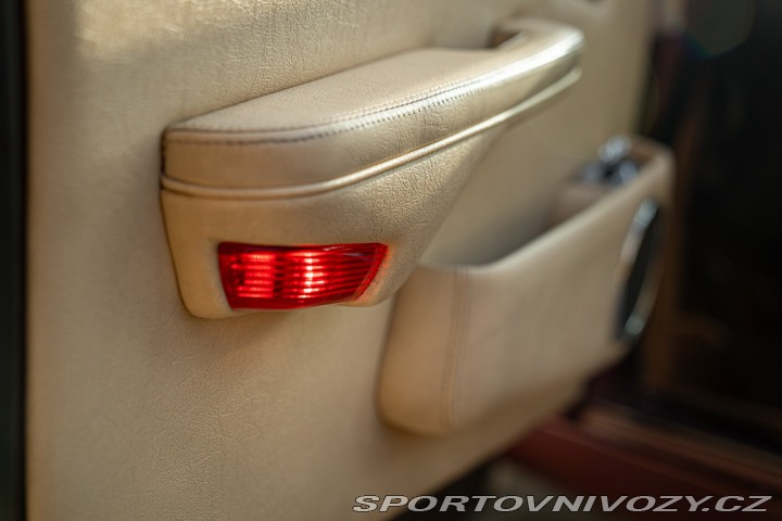 Ostatní značky Ostatní modely Daimler XJ DOUBLE SIX 1988