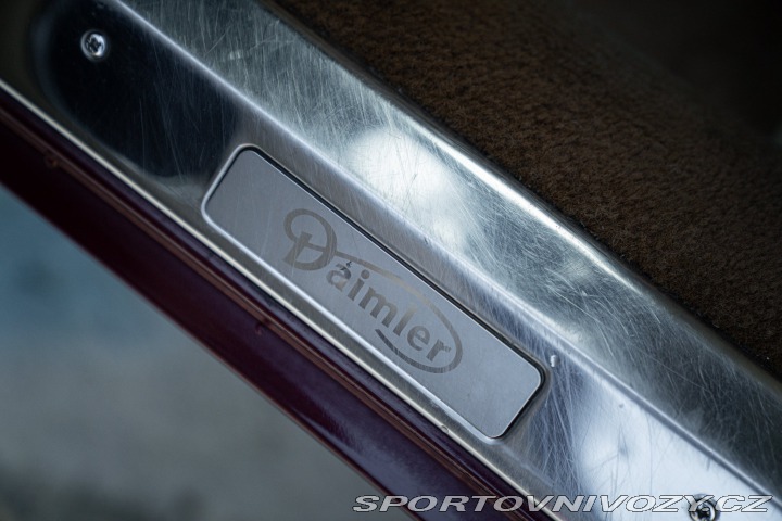 Ostatní značky Ostatní modely Daimler XJ DOUBLE SIX 1988
