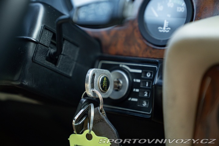 Ostatní značky Ostatní modely Daimler XJ DOUBLE SIX 1988