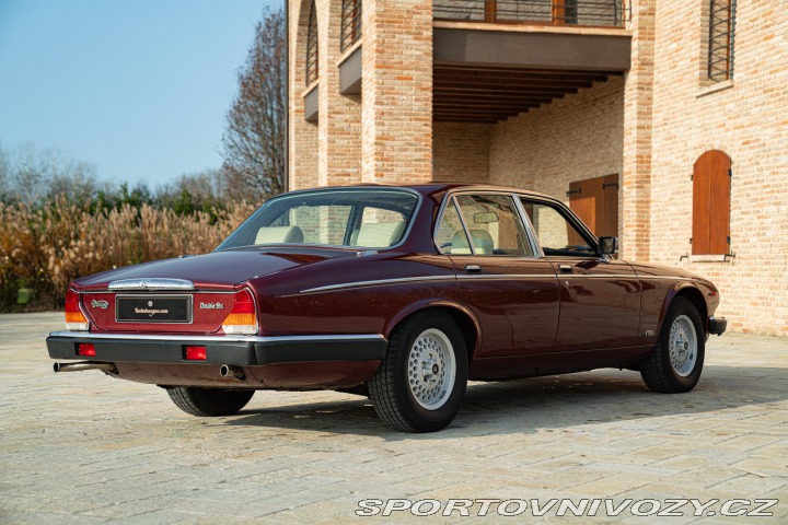 Ostatní značky Ostatní modely Daimler XJ DOUBLE SIX 1988
