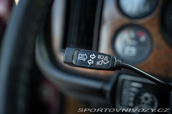 Ostatní značky Ostatní modely Daimler XJ DOUBLE SIX 1988