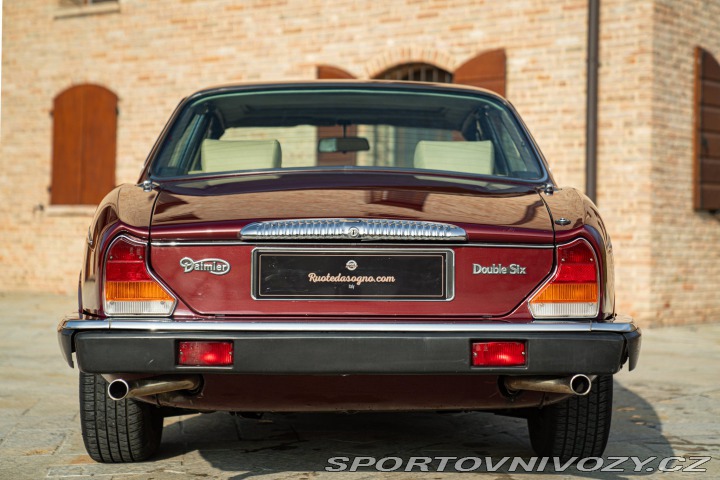 Ostatní značky Ostatní modely Daimler XJ DOUBLE SIX 1988