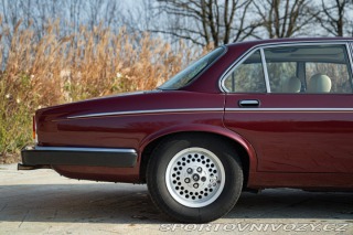 Ostatní značky Ostatní modely Daimler XJ DOUBLE SIX 1988