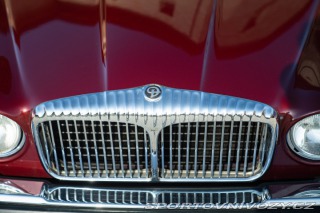 Ostatní značky Ostatní modely Daimler XJ DOUBLE SIX 1988