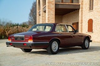 Ostatní značky Ostatní modely Daimler XJ DOUBLE SIX 1988