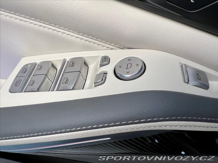 BMW X7 M60i INDIVIDUAL, SKY LOUN 2023