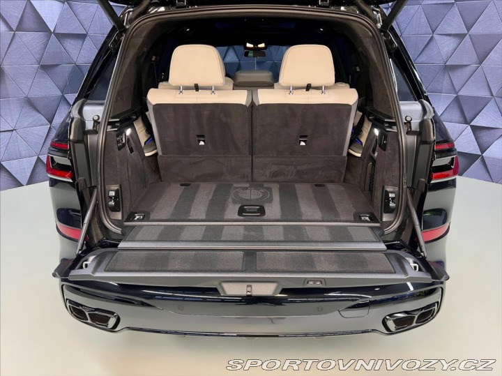 BMW X7 M60i INDIVIDUAL, SKY LOUN 2023