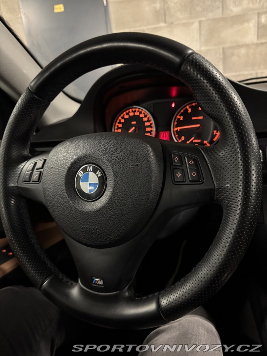 BMW 3 320i 2009