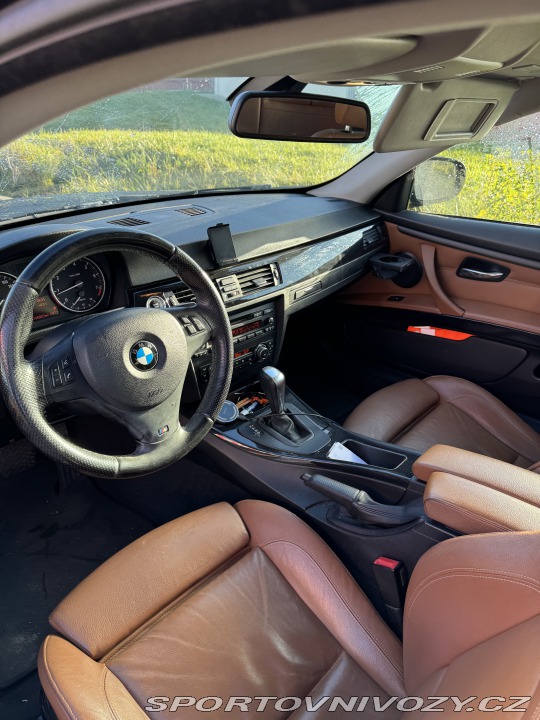 BMW 3 320i 2009