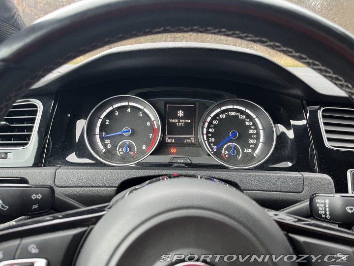 Volkswagen Golf R 2015