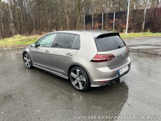 Volkswagen Golf R 2015