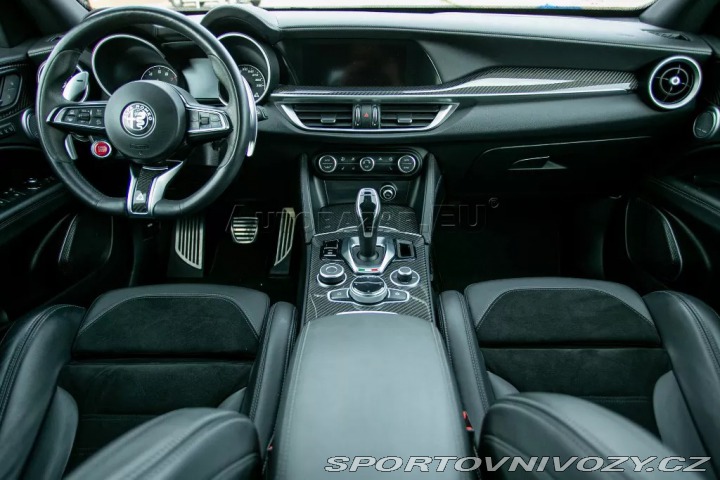Alfa Romeo Stelvio 2021