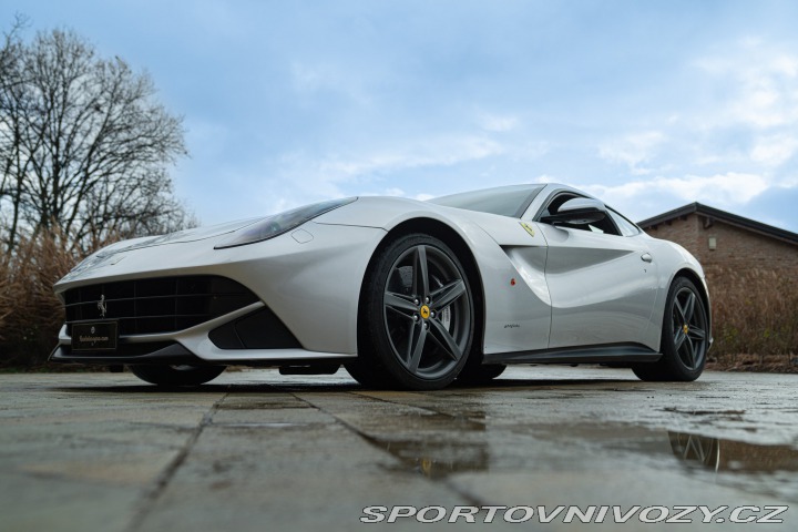 Ferrari Ostatní modely F12 BERLINETTA 2013