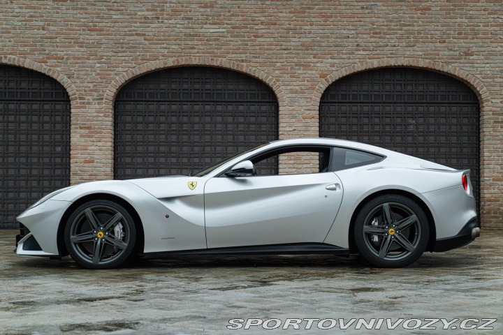 Ferrari Ostatní modely F12 BERLINETTA 2013
