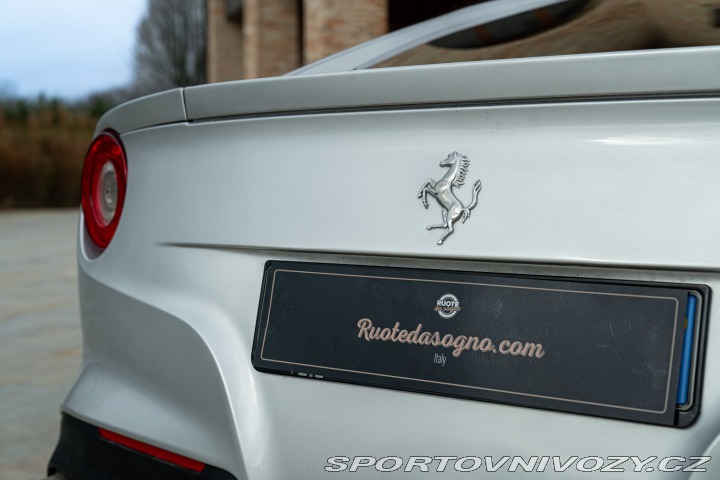 Ferrari F12berlinetta  2013