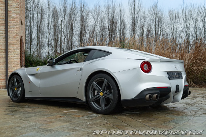 Ferrari Ostatní modely F12 BERLINETTA 2013