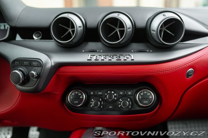 Ferrari F12berlinetta  2013