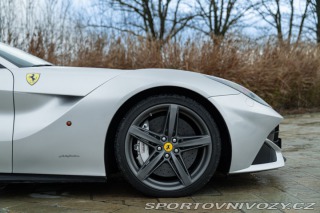 Ferrari Ostatní modely F12 BERLINETTA 2013