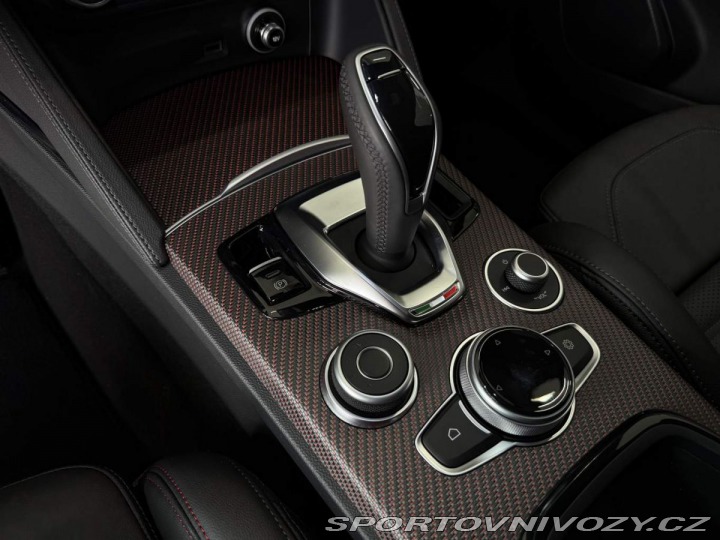 Alfa Romeo Stelvio Quadrifoglio Supersport 2 2024