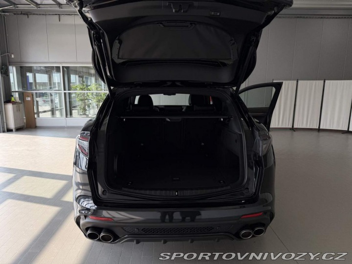 Alfa Romeo Stelvio Quadrifoglio Supersport 2 2024