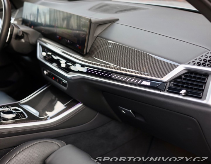 BMW X5 M60i xDrive 4.4 V8 M SPO 2023