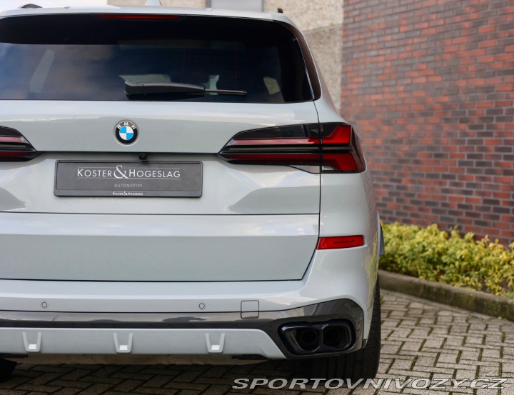 BMW X5 M60i xDrive 4.4 V8 M SPO 2023